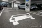 Preview: E-AUTO-Ladestelle-Symbol-Parkplatzmarkierungsschablone_230_beispielbild-schablonenprofi