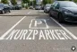 Preview: P-KURZPARKER-Parkplatzschablone_217_beispielbild-schablonenprofi