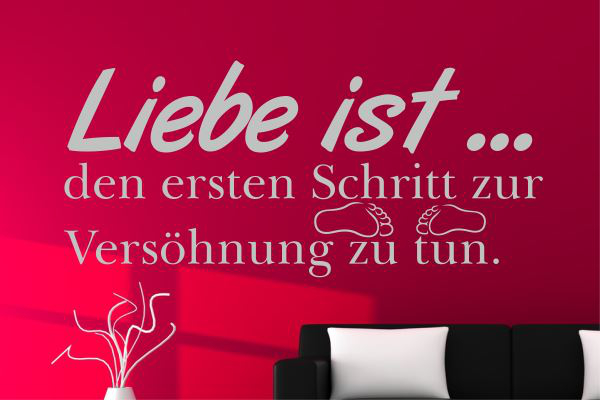 Wandschablone-Liebe-ist-den-ersten-Schritt-zur-Versöhnung-zu-tun.-2_0151_by-SchablonenProfi