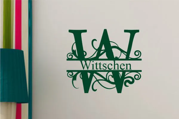 Wandschablone-Monogram-W-mit-Wunschtext-W2325_by-schablonenprofi